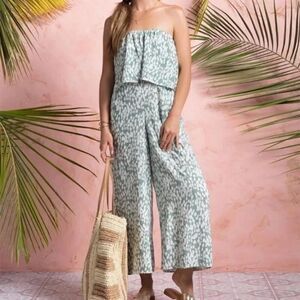 LSpace Paulina Strapless Jumpsuit Stone Steps Size XS Wide Leg Smocked Ruffle